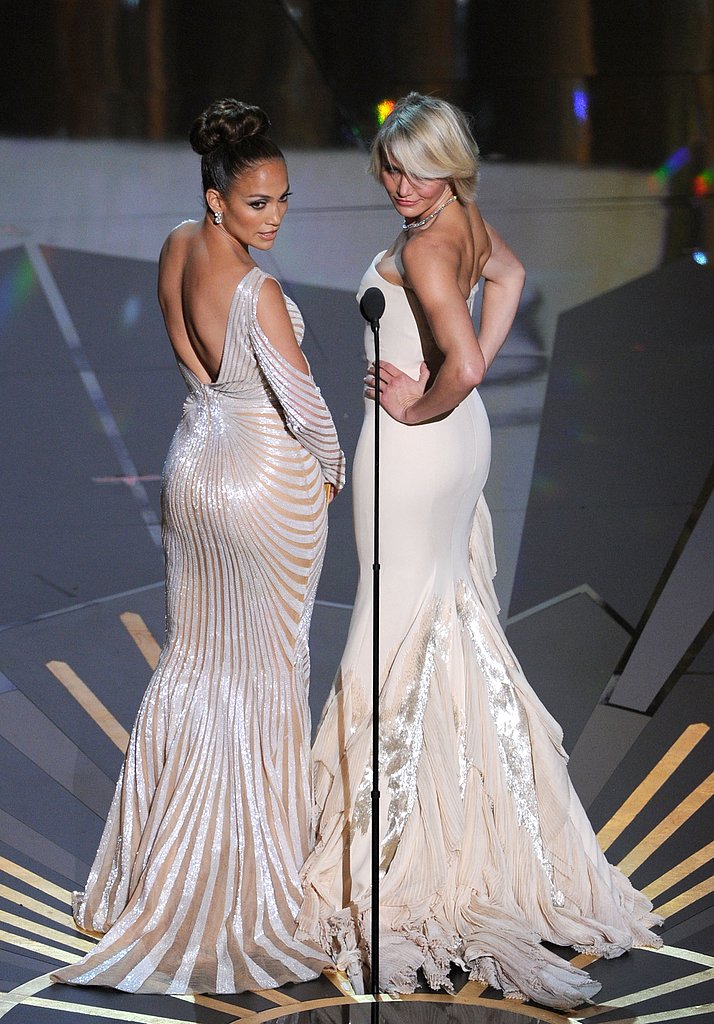 Jennifer-Lopez-Cameron-Diaz-flaunted-figures-stage