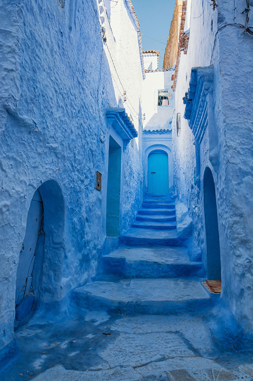 blue-streets-of-chefchaouen-morocco-5