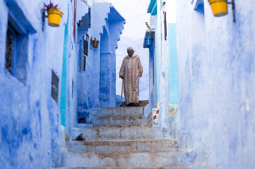 blue-streets-of-chefchaouen-morocco-7