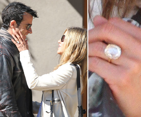 Jennifer-Aniston-debuted-her-engagement-ring-from-Justin-Theroux